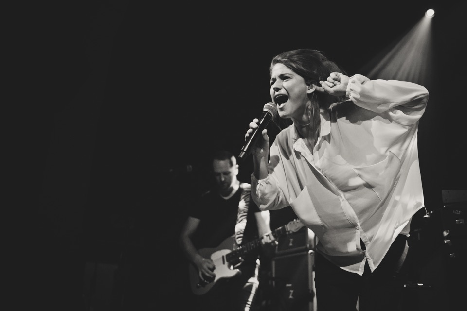 LIVE: Odzbrojující úsměv Selah Sue vyprodal Roxy i podruhé