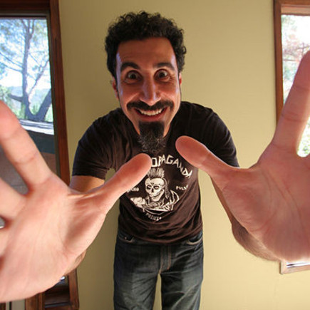 Serj Tankian dokončuje sólovku Harakiri, těšte se v létě