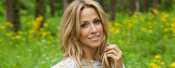 RECENZE: Sheryl Crow opět na domácí půdě country music