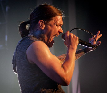 LIVE: Shinedown v Praze - gesto, póza, póza, gesto, póza