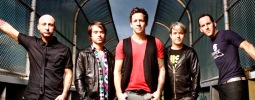 VIDEO: Simple Plan si do klipu přizvali All Time Low a další kapely