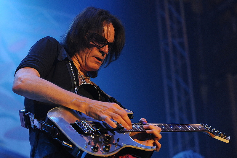 LIVE: Steve Vai demonstroval možnosti elektrické kytary