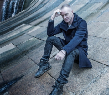 RECENZE: Sting vyplul do muzikálových vod. Cíl plavby nejistý