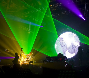 LIVE: Vzpomínka na Pink Floyd, lasery a psychedelická zvířátka