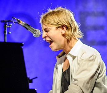 LIVE: Klapky klavíru burácely pod rukama křehkého Toma Odella