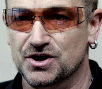 U2: Bono zkolaboval ve Francii, musel být hospitalizován