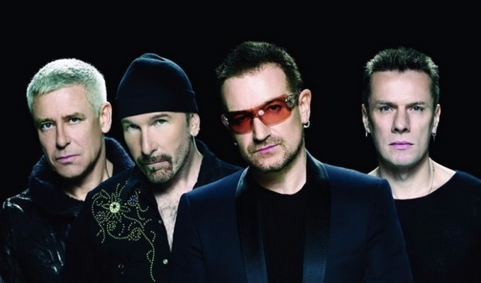 VIDEO: U2 a Lady Gaga vzdali písničkou hold Nelsonu Mandelovi