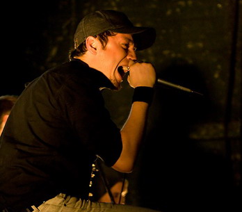 LIVE: Dokážou Akrobati UDG pohnout se zarytými fanoušky?