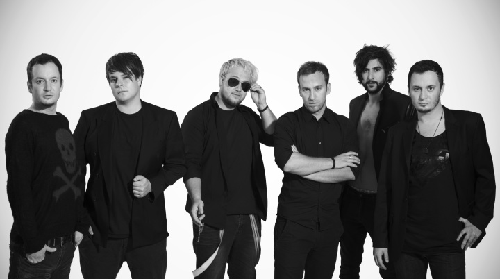 UDG si v novém singlu pokládají Pádové otázky