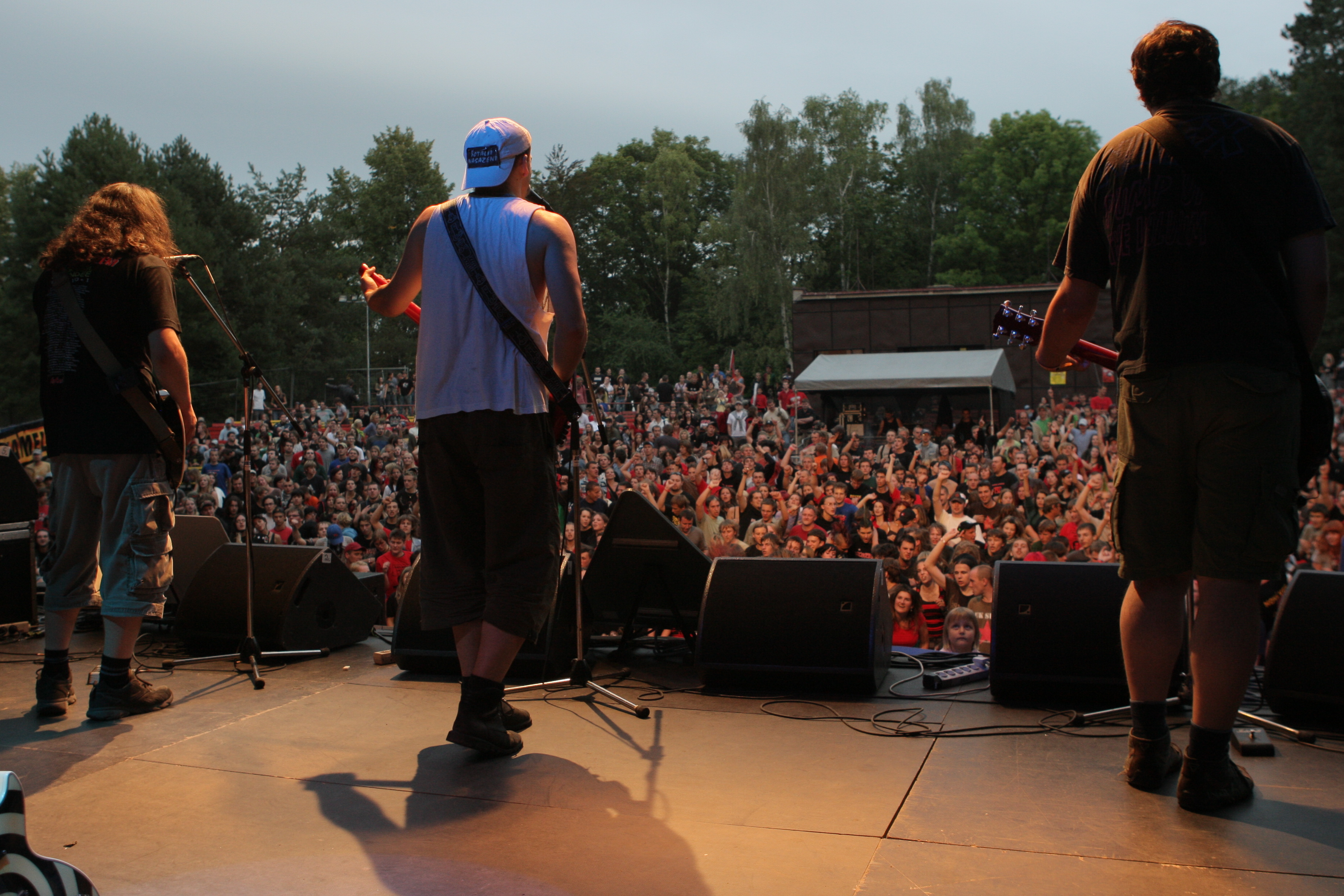 Valník oslaví 15. narozeniny s Wohnout, SPS, E!E a dalšími punks