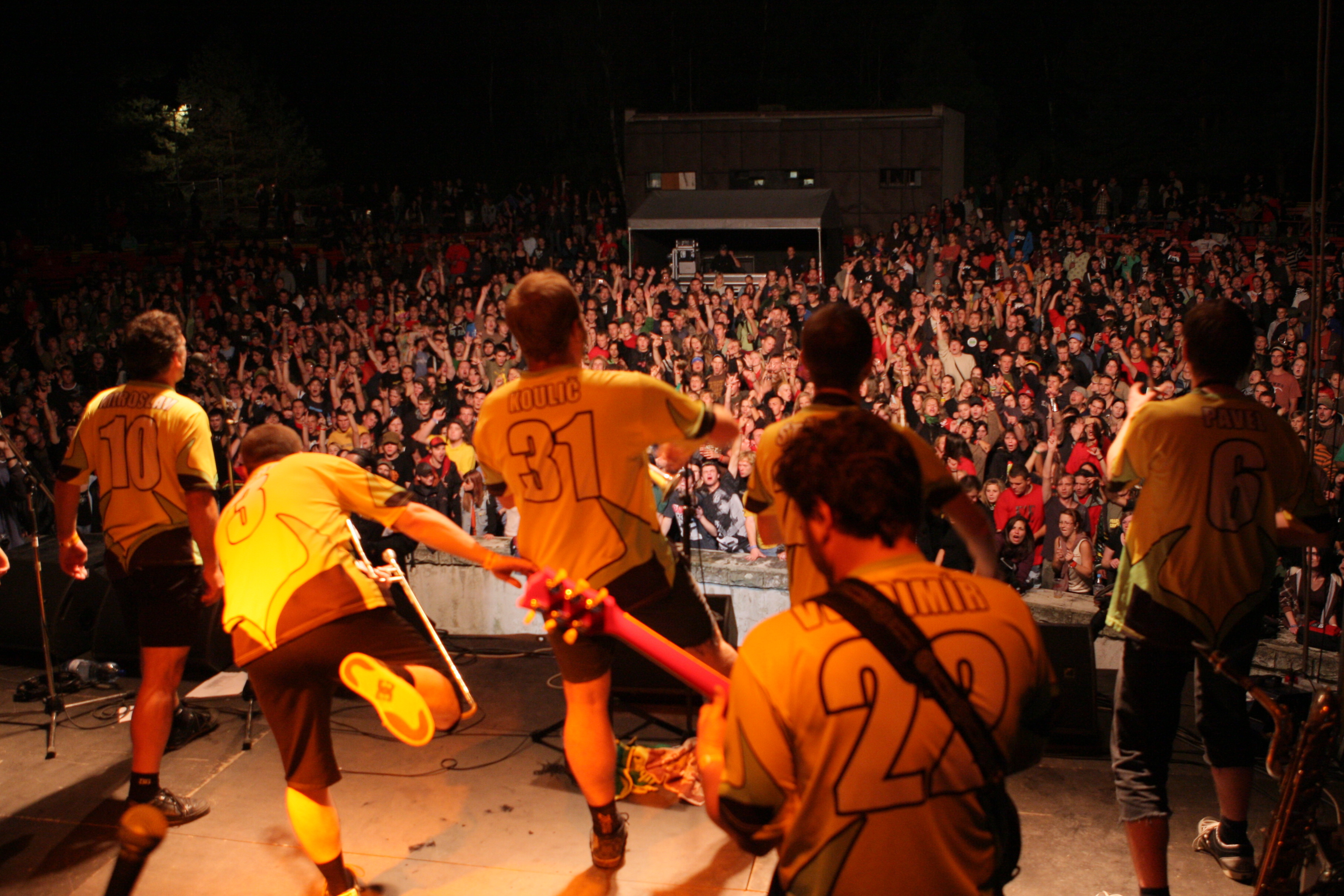 Valník oslaví 15. narozeniny s Wohnout, SPS, E!E a dalšími punks