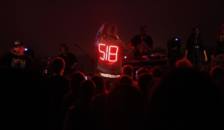 LIVE: Vladimir 518 udělal bordel na idiotské show