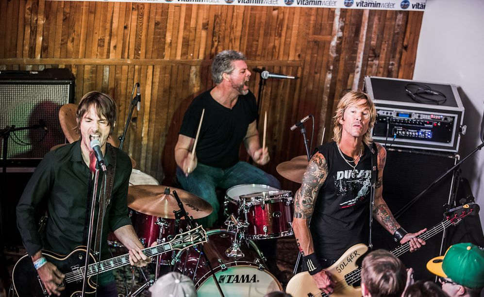Členové Pearl Jam a Guns N'Roses se sešli v superkapele