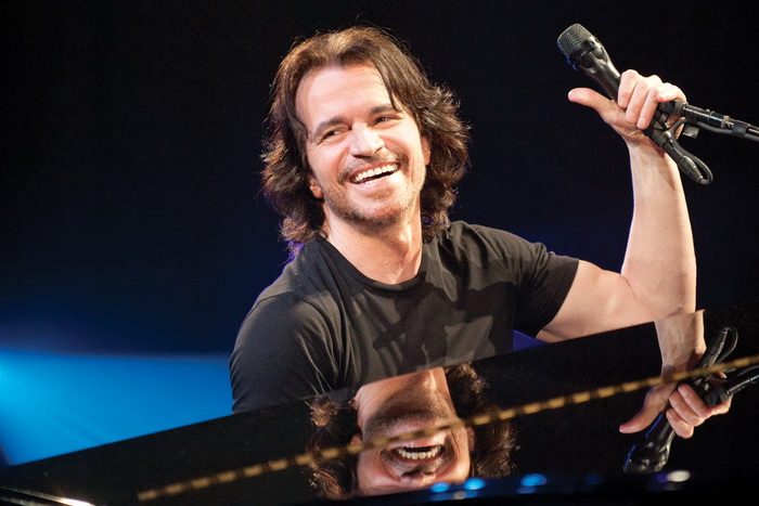 Yanni přiveze do Prahy nové album a muzikanty jedenácti národností
