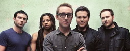 Yellowcard vezou do Prahy akustický set