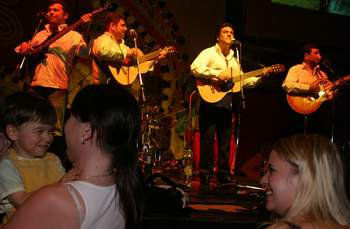 Bengas v Evropě: Bon Jour z Paříže!