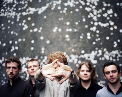 Longital předkapelou The Frames