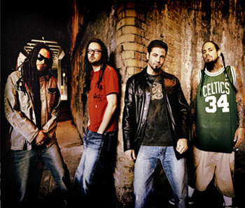 Zpěvák Korn: sólo!