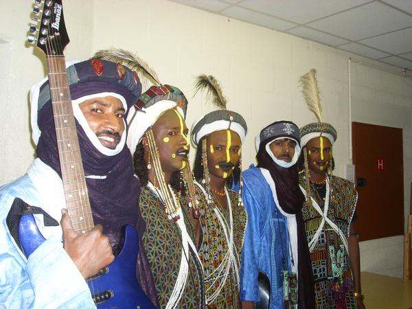 Etran Finatawa rozduní Akropoli