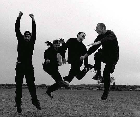 Slovenští punkeři HT jedou turné