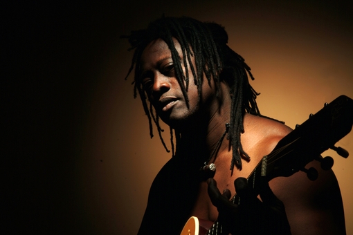 Habib Koité již v pondělí v Akropoli