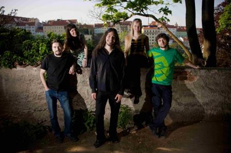 Hromosvod: folk rock s občankou