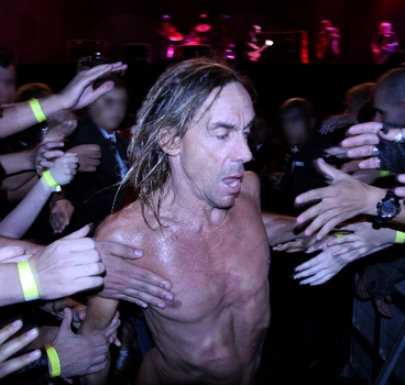 Colours lákají: Iggy Pop a Cranberries