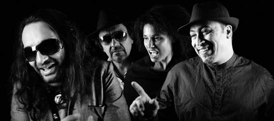 Speed Caravan milují kalašnikov