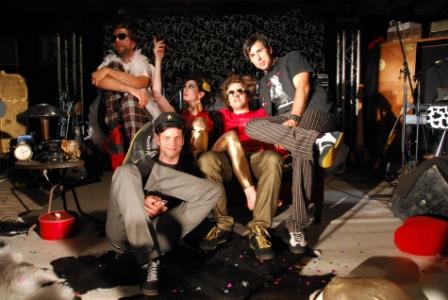 Toxique točí pod vlivem dechovky