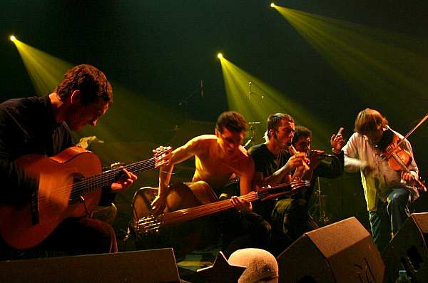 Cikánská noc v PopoCaféPetlu