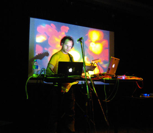 Někonečná hudba přiveze lahůdky