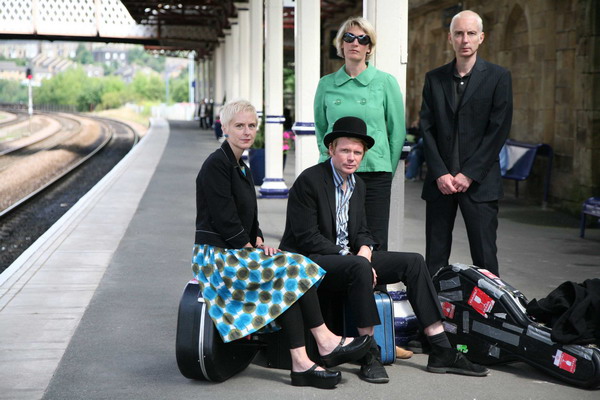 Chumbawamba se vrací do Prahy