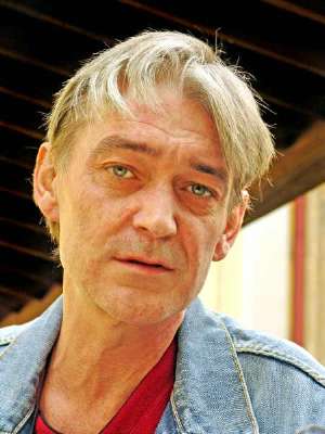 Ivan Vojnár točí Květy sakury