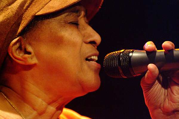 Doreen Shaffer hvězdou Mighty Sounds