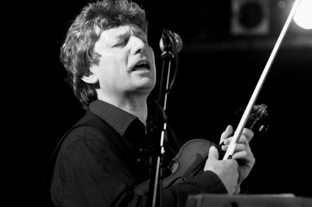 Joel Frederiksen doproví Pavlicu