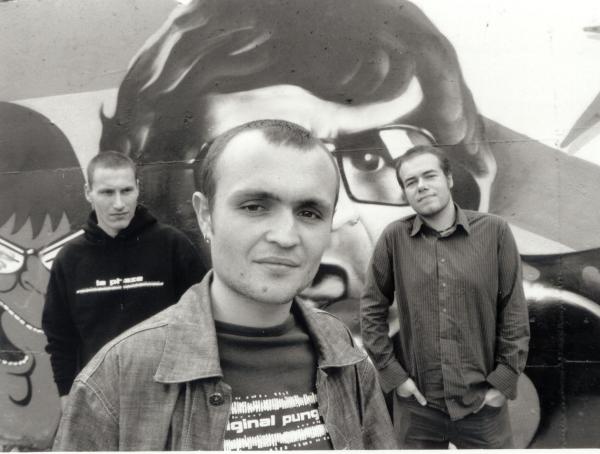 Kdo zahraje před Gogol Bordello?