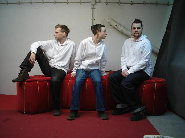 Midi lidi čekají na robota