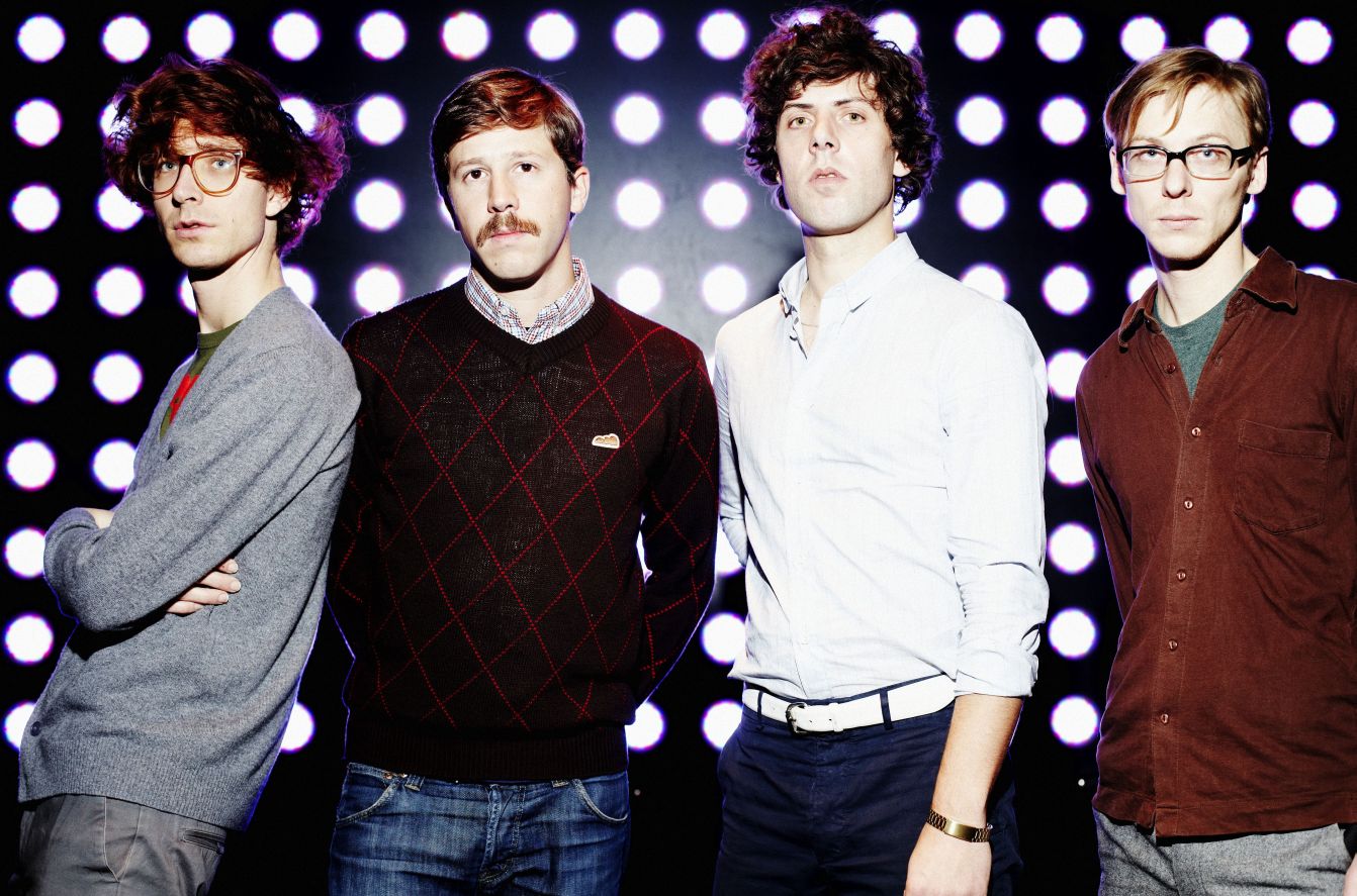 Erlend Øye se vrací do Akropole