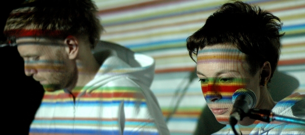 Midi lidi čekají na robota