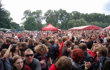 Tři sestry zapaří na festu Barvy léta