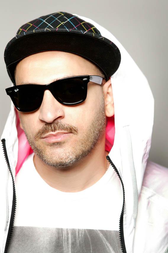 Pleasure Island přiveze Sharama Jaye