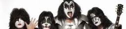 Kiss přichystali dvě exploze v Česku